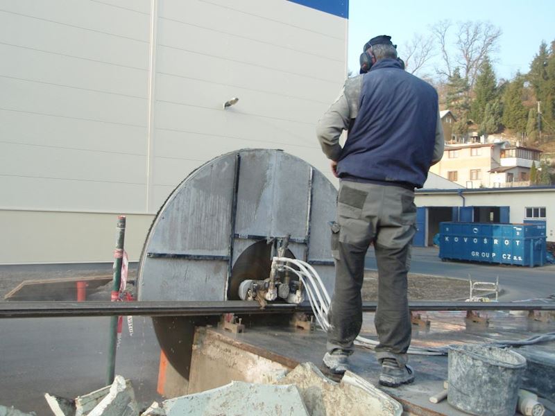 Jádrové vrtání a řezání betonu - Diamond Experts - fotografie 36/41