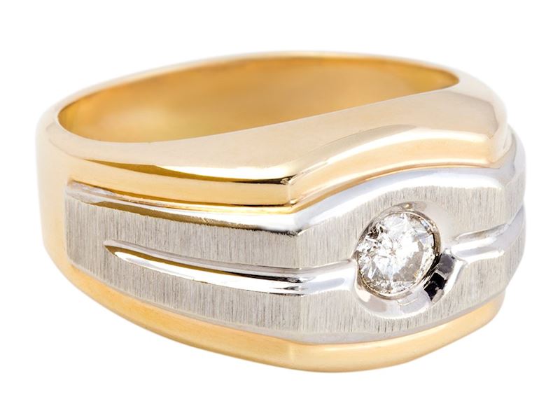 Pánský prsten z bílého a žlutého zlata s diamantem.
