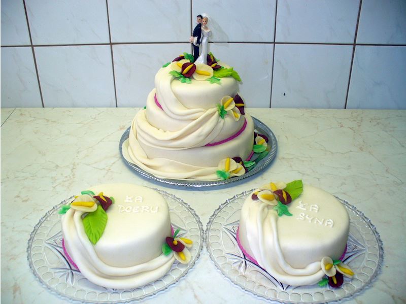 Svatební kombinace dortů