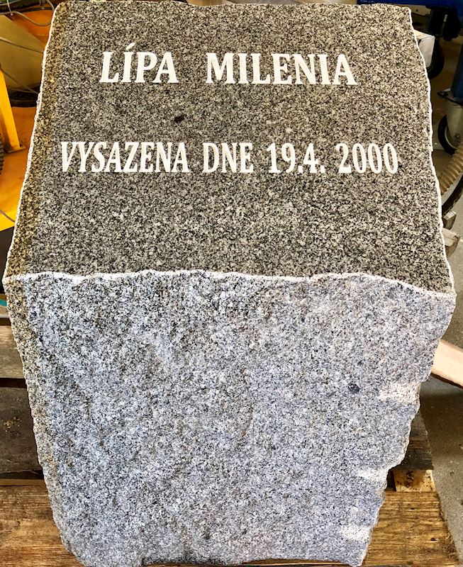 Kamenictví Honzík- pomníkové díly, kamenné parapety, kuchyňské desky Příbram, Dobříš, Březnice - fotografie 81/97